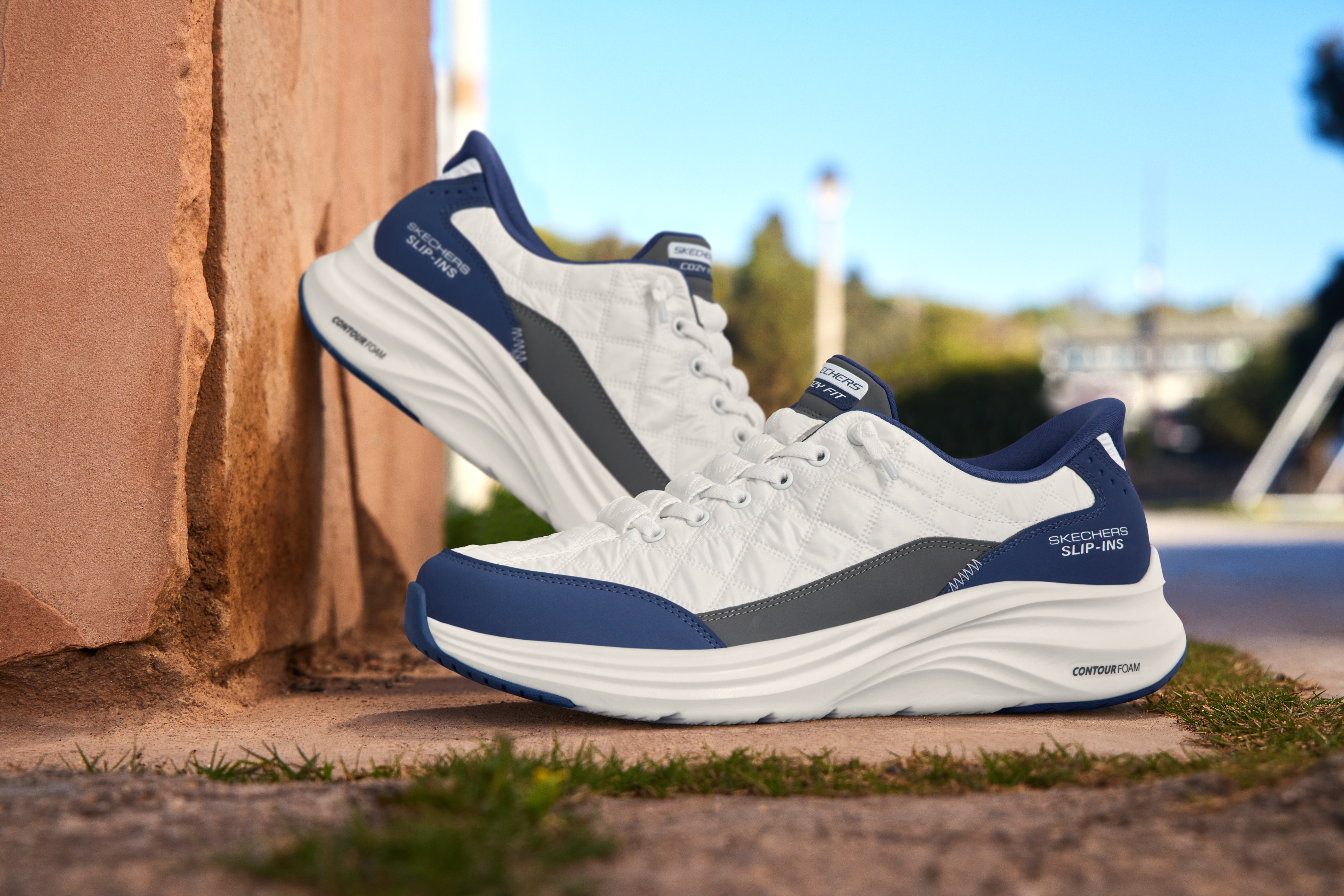
Skechers Cozy Fit™ Explained: Unstructured Softness & Hands-Free

